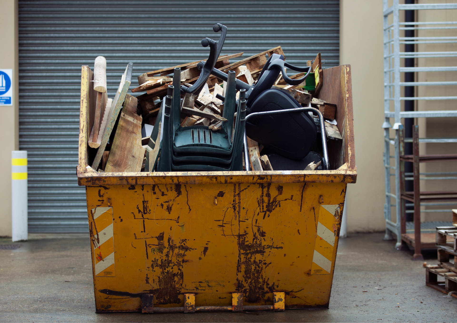 Builders Skip Hire Rules: What You Can & Can’t Put in a Skip