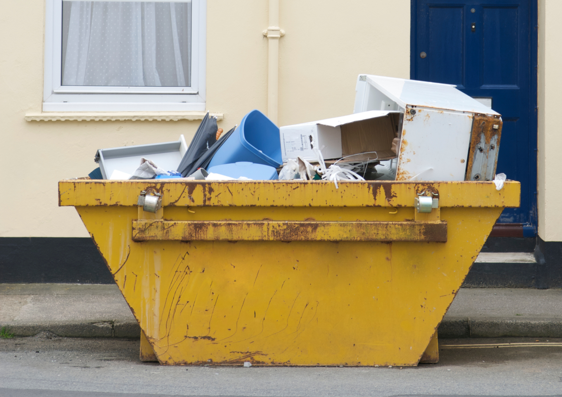 Office Clearance Projects That Benefit From Reliable Skip Hire