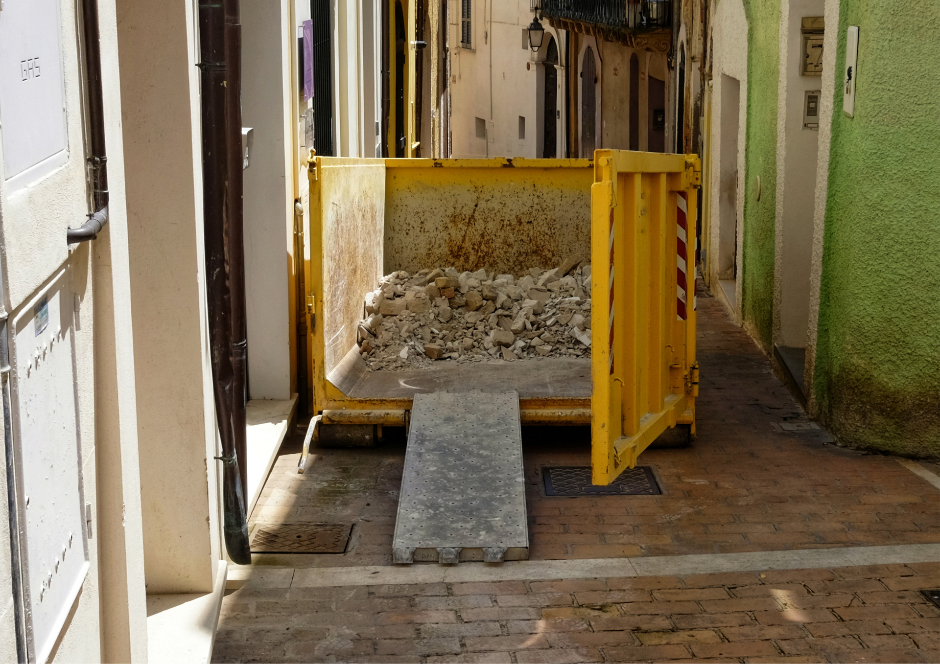 Skip Hire for Short-Term vs Long-Term Waste Removal Projects